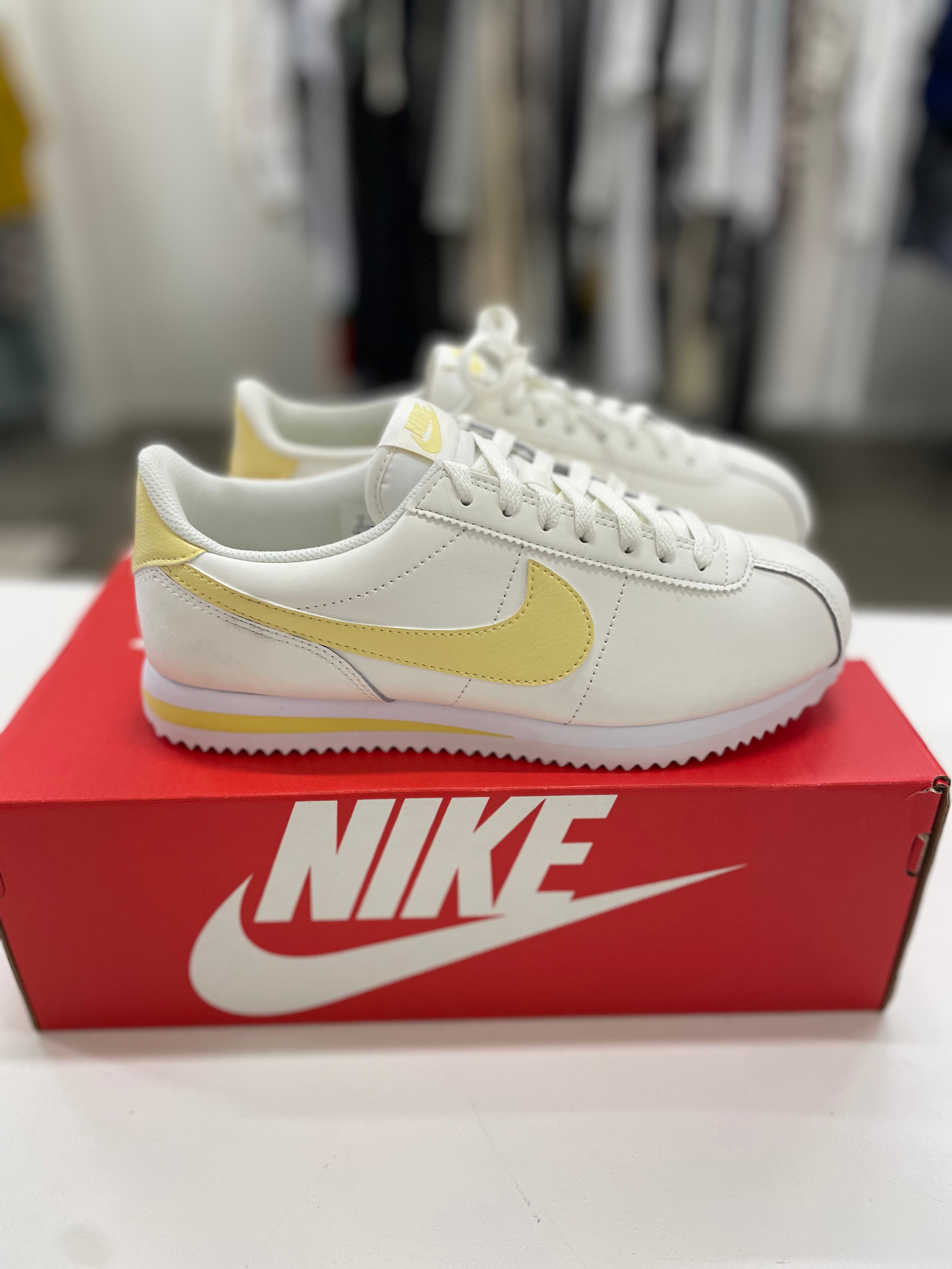 NIKE - Cortez leather trainers brand new - Size 8