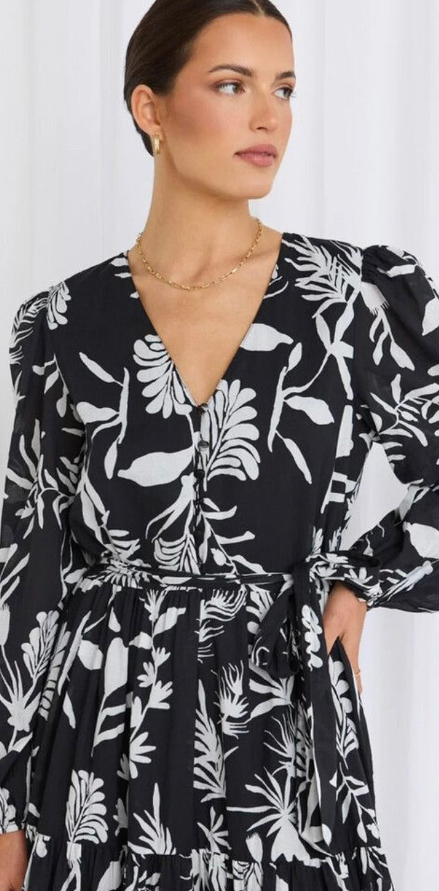 Stories Be Told - Aria maxi dress - Size 10