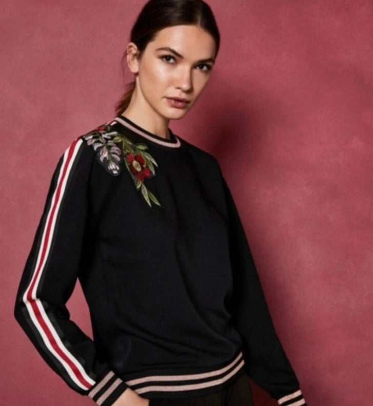 Ted Baker - Maddeyy embroidered trim top - Size 3