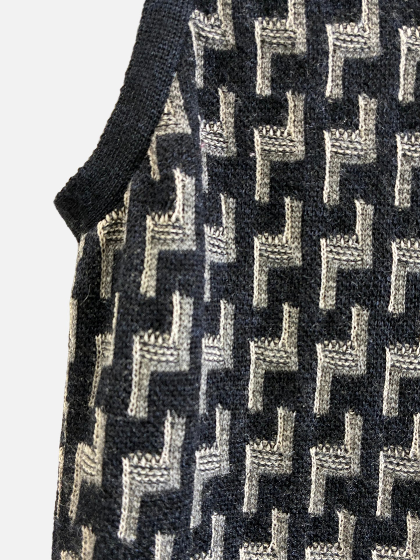 Geo print pure new wool top - Size S
