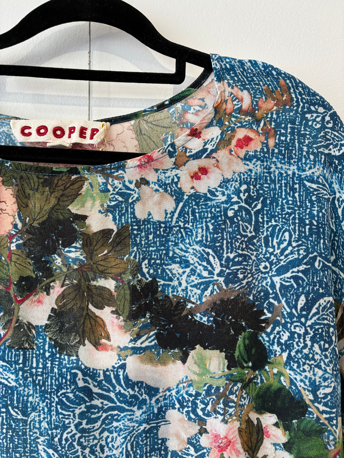 Cooper - Sleeve it To Me top - Size M