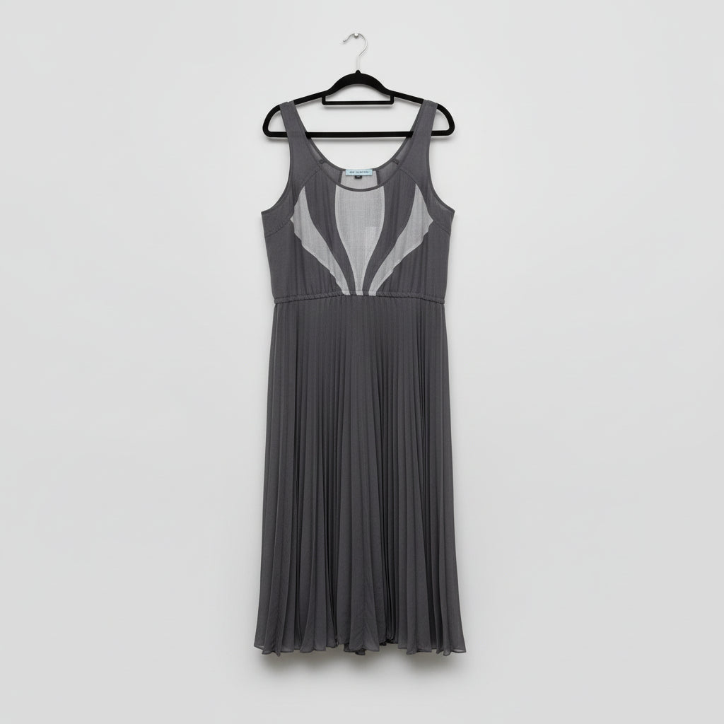 Kate Sylvester - Grey pleated dress - Size L