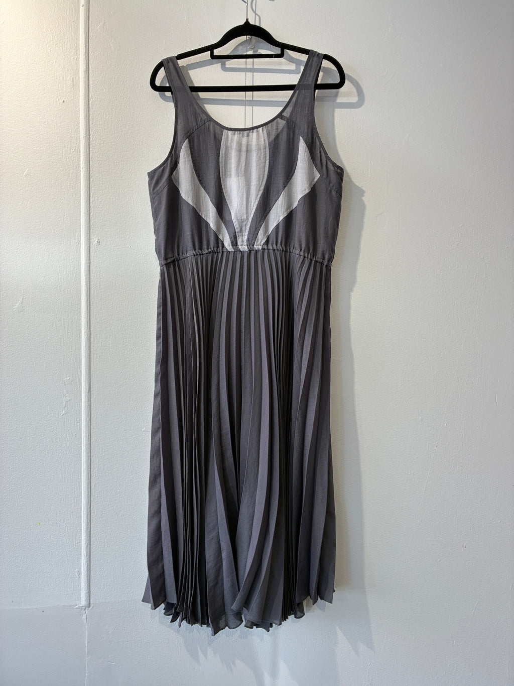 Kate Sylvester - Grey pleated dress - Size L