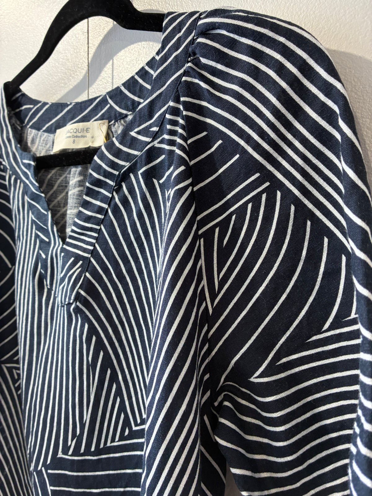 Jacqui E - Striped linen top - Size 8