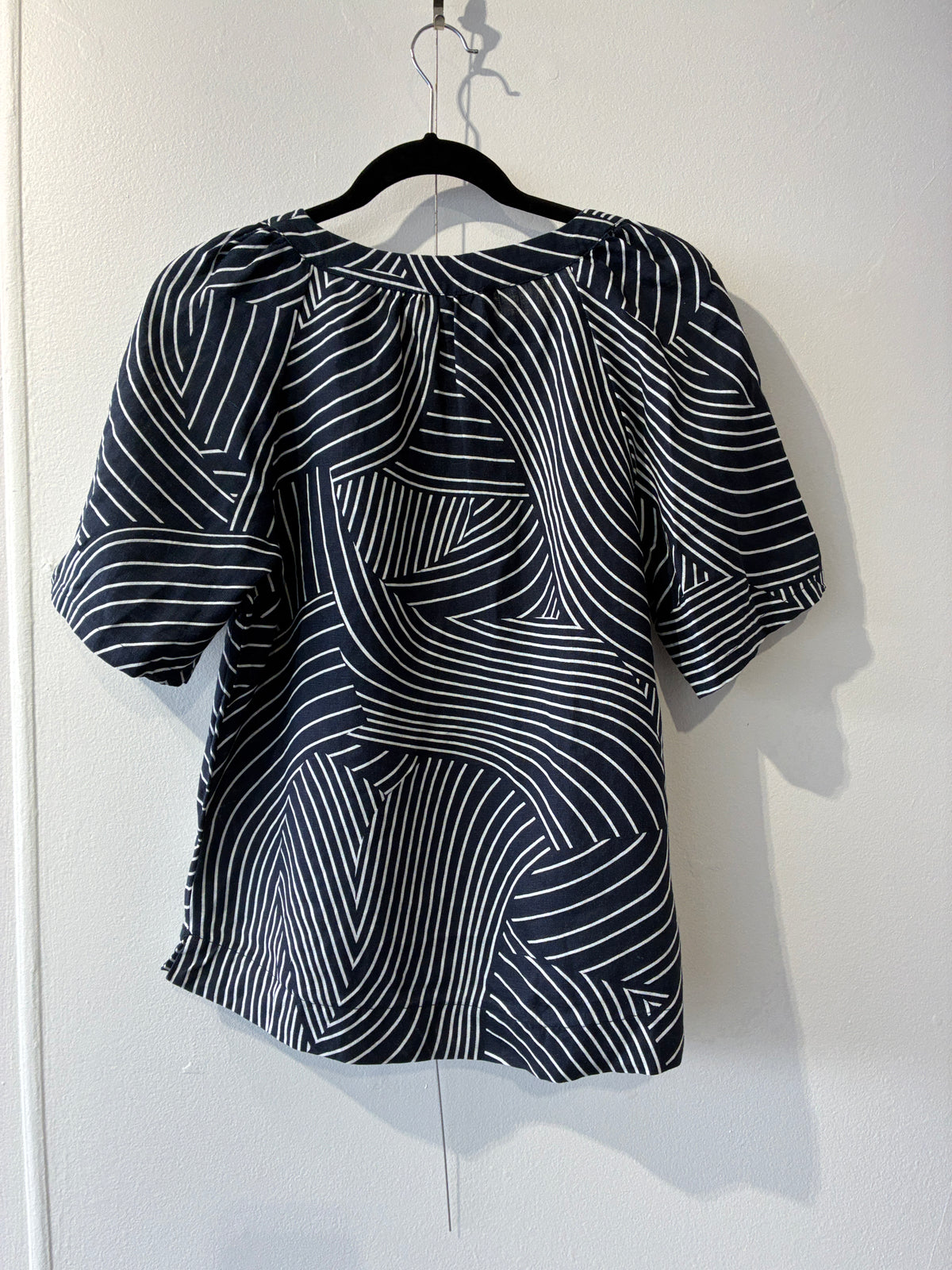 Jacqui E - Striped linen top - Size 8