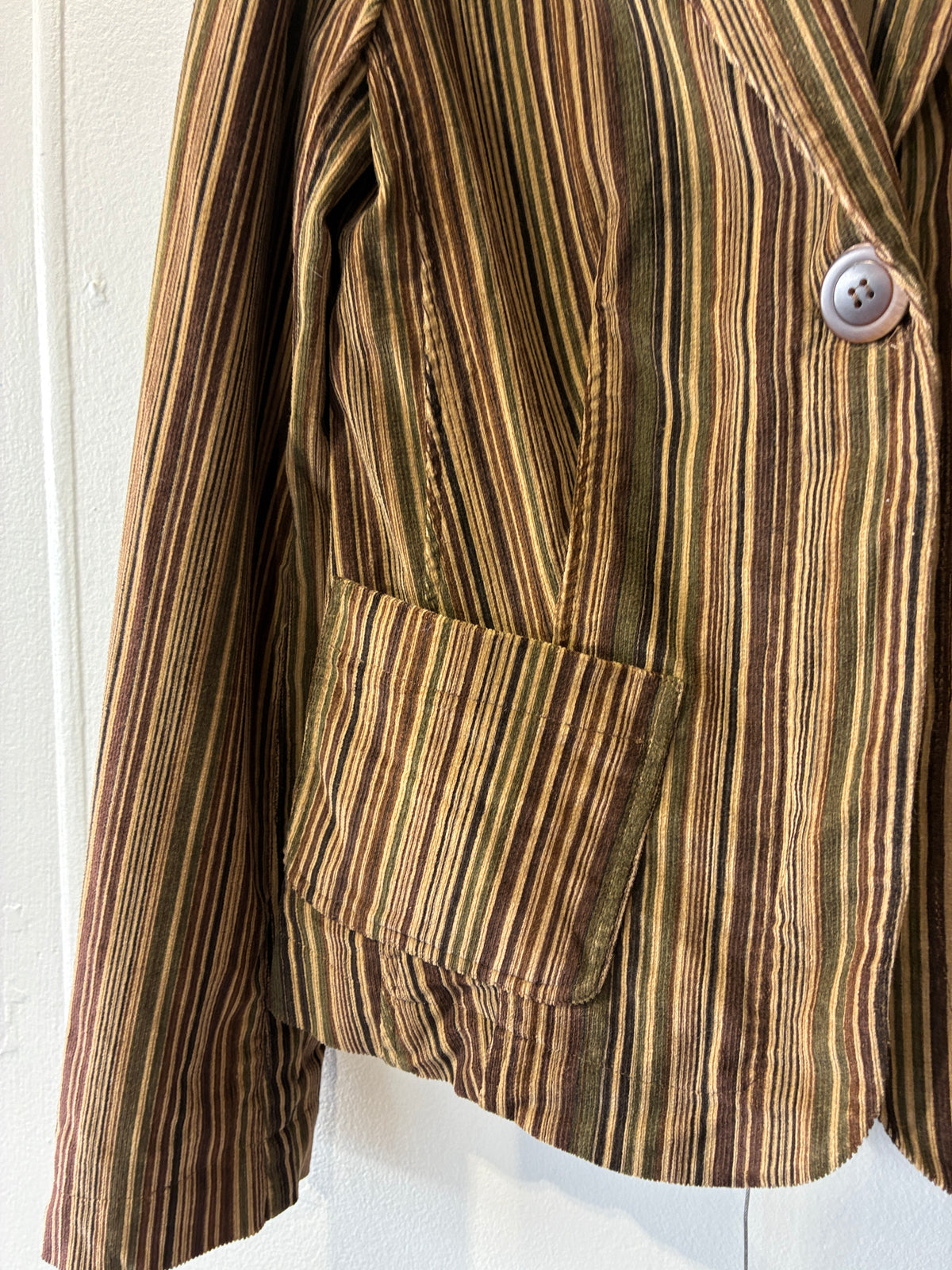 The Letter Q - Striped corduroy blazer