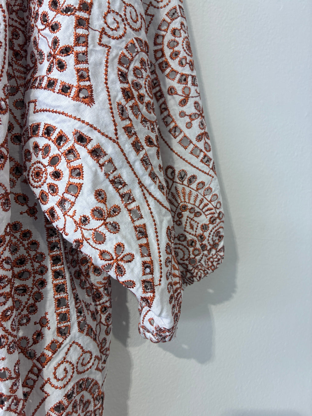 Country Road - White bronze broderie anglais top - Size 10