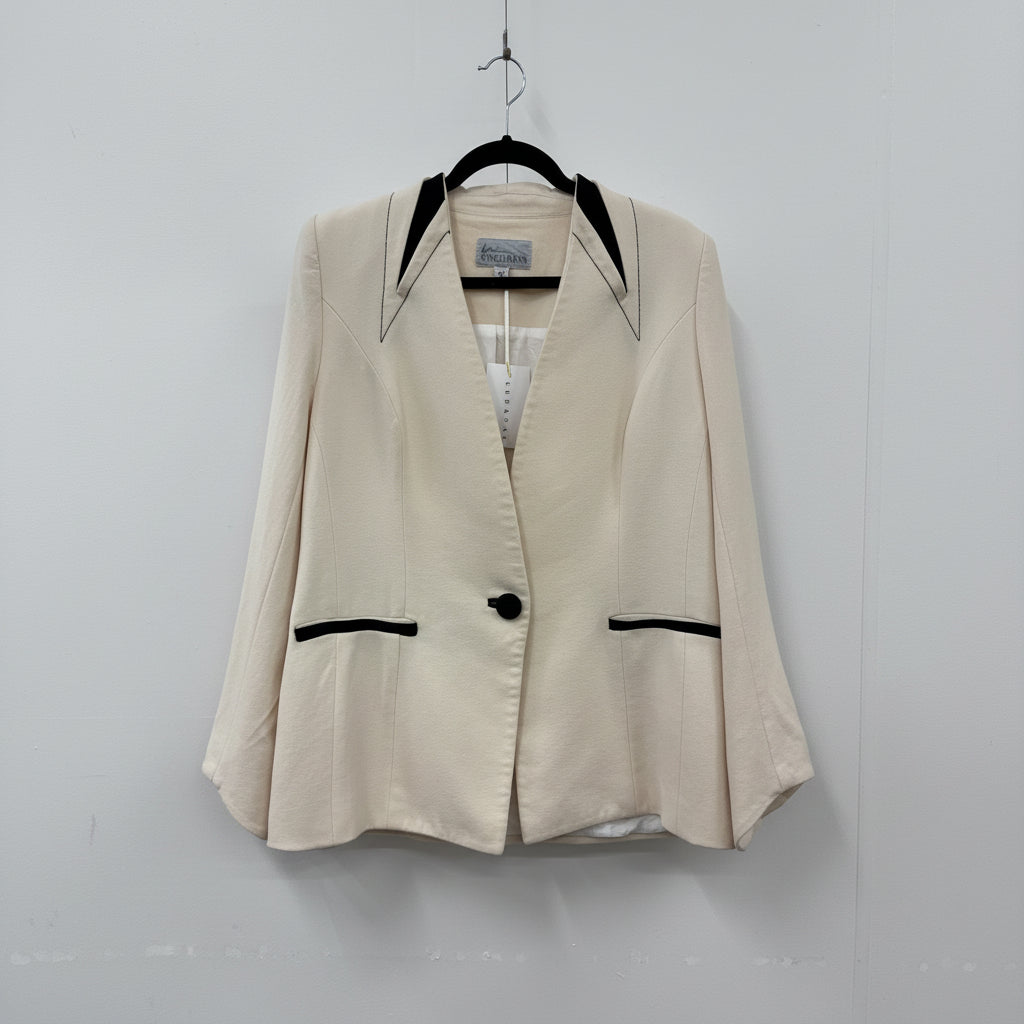 Adrienne Winkelmann - Cream black trim blazer - Size 14