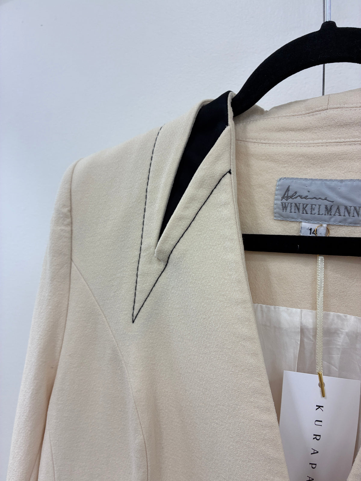 Adrienne Winkelmann - Cream black trim blazer - Size 14