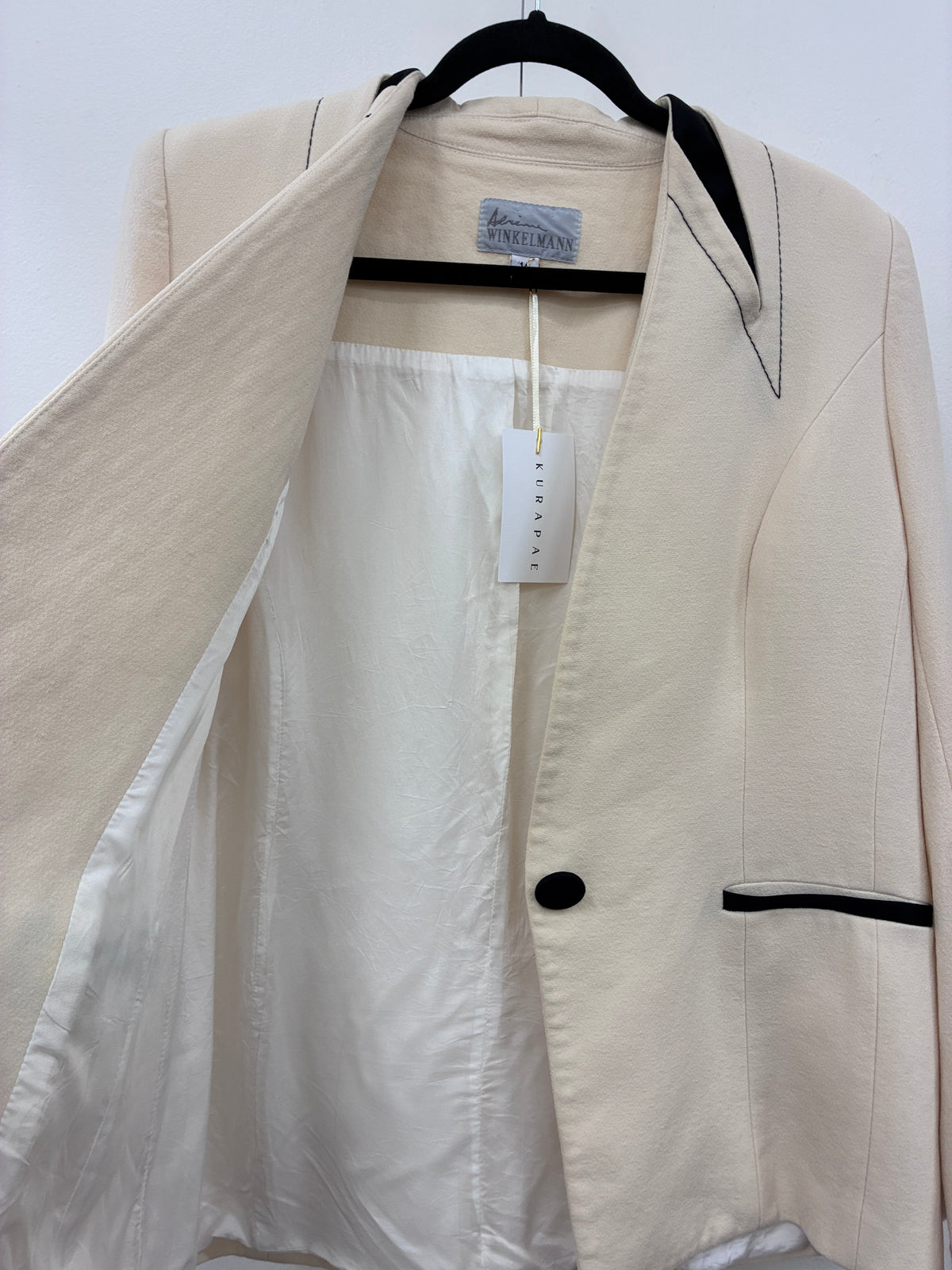 Adrienne Winkelmann - Cream black trim blazer - Size 14
